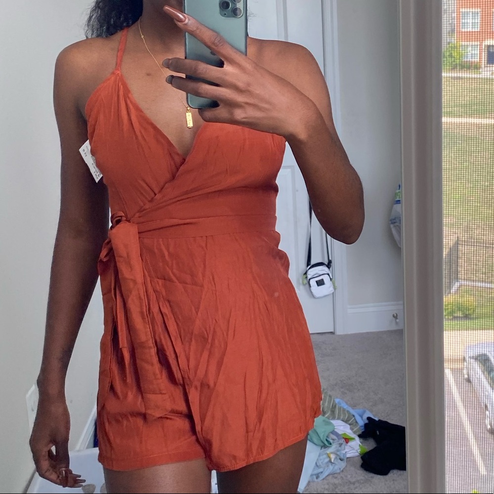 VCUT ROMPER - Picture 2 of 5